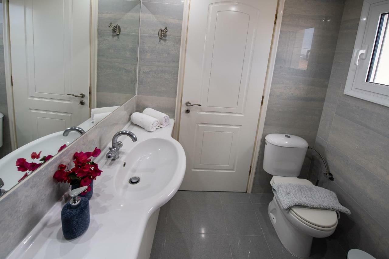 Violet Luxury Villa Kalligoni Exterior photo