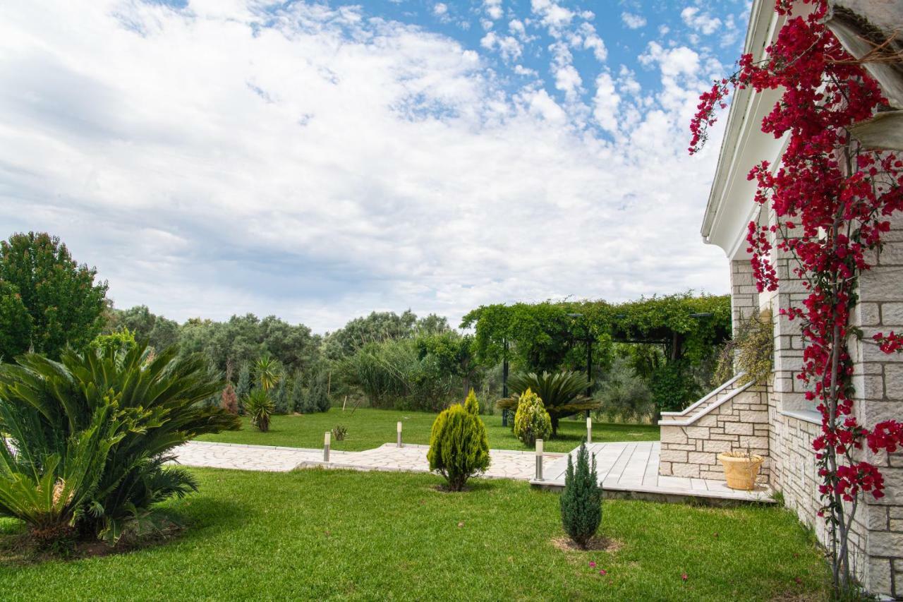 Violet Luxury Villa Kalligoni Exterior photo